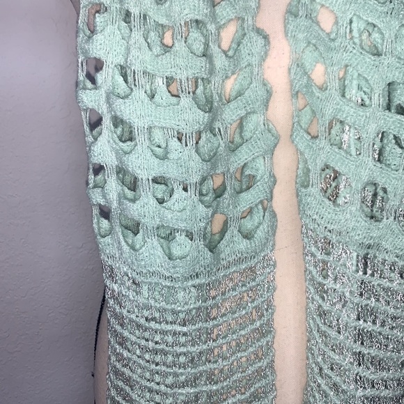 Unique Blue Green Open Knit Scarf - Picture 2 of 4